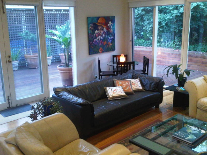 SPACIOUS SUN FILLED HOME – 15
