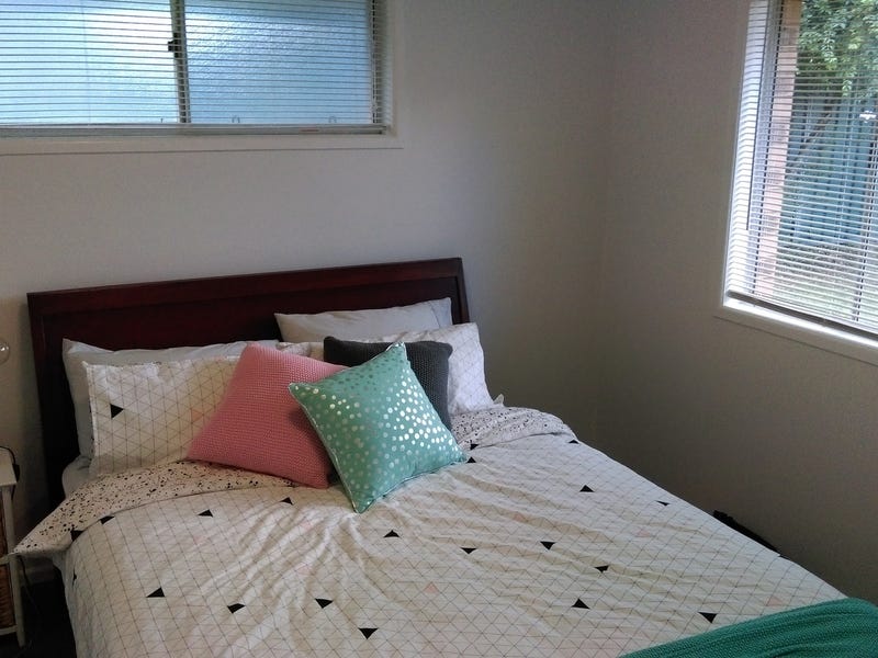 Modern 2 bedroom unit close 6