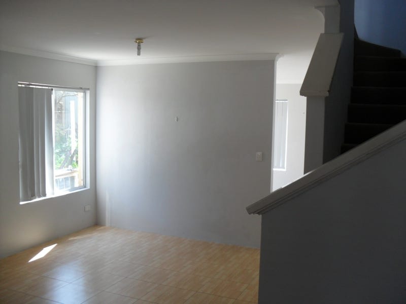 FREMANTLE MODERN TWO STORY HOUSE 5