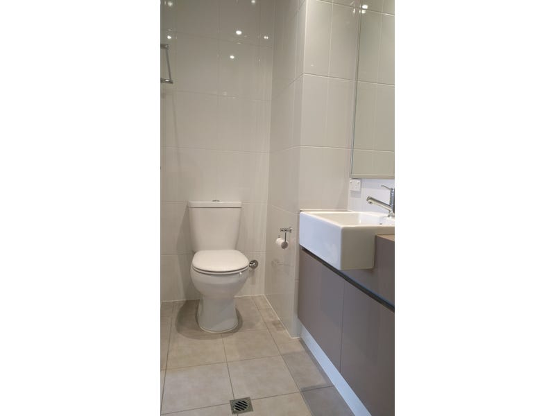 Quite Top Location!!, Top floor, 11