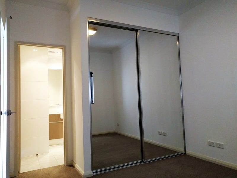 Quite Top Location!!, Top floor, 12