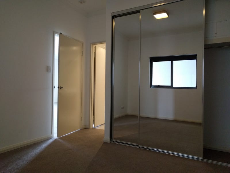 Quite Top Location!!, Top floor, 13