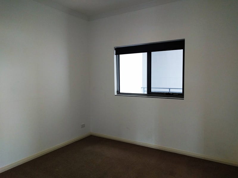 Quite Top Location!!, Top floor, 14