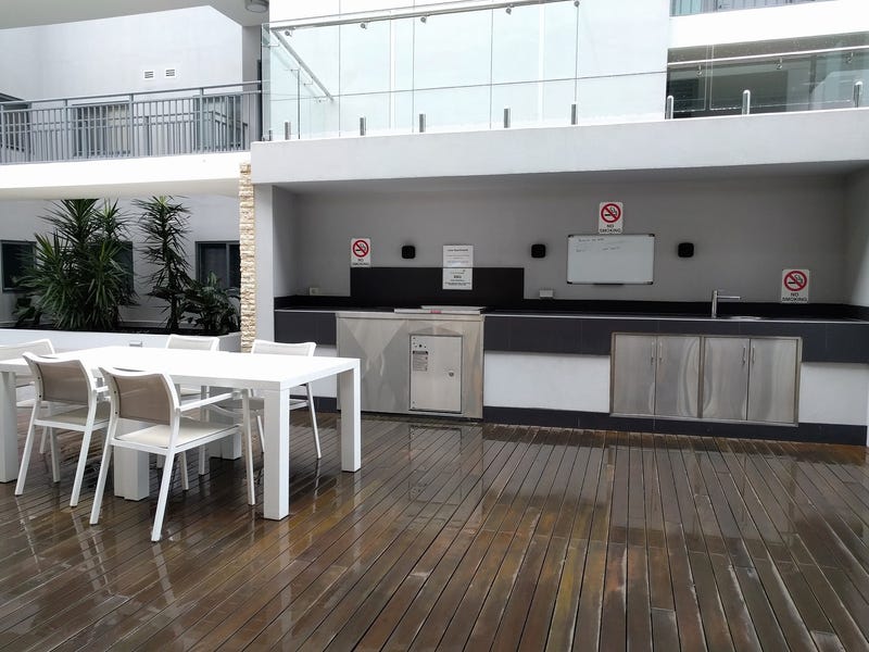 Quite Top Location!!, Top floor, 23