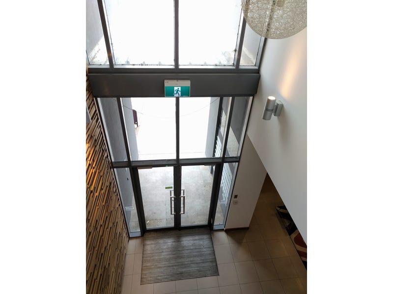 Quite Top Location!!, Top floor, 26