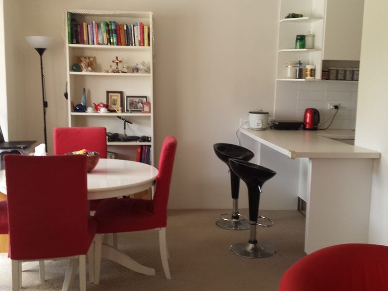 A LOVELY UNIT IN THE HEART OF ROCKINGHAM