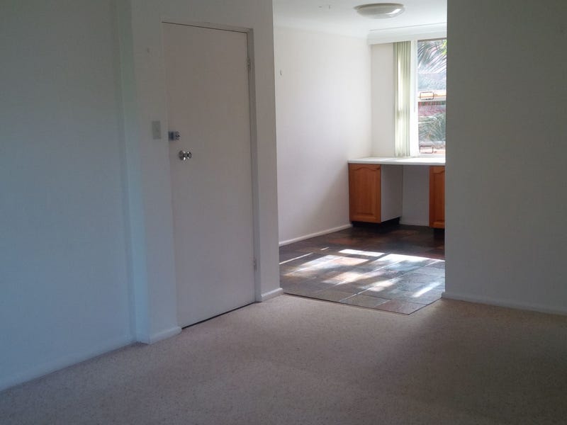 Sunny, spacious, leafy outlook, private 2