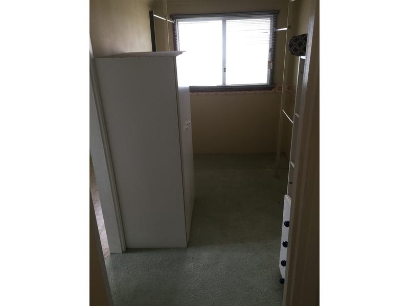 Small house very near to 5