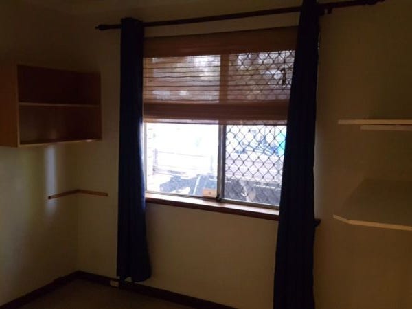 Cozy 3×1 With Large Backyard 6