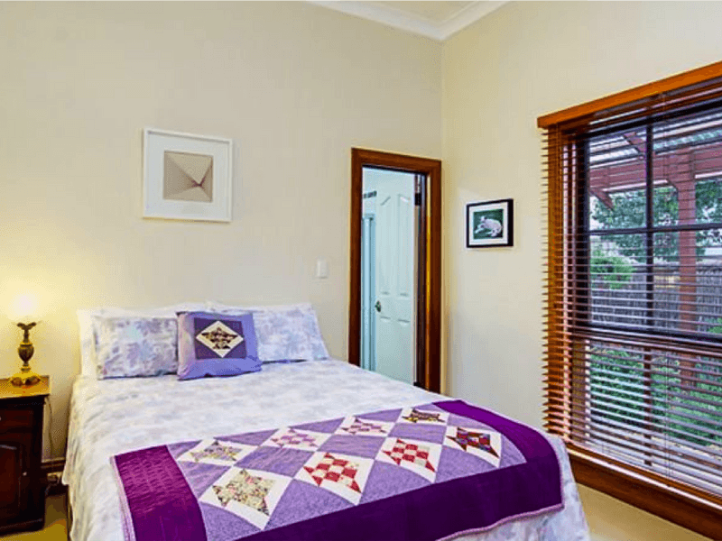 Bright and Spacious 2 Bedroom 8