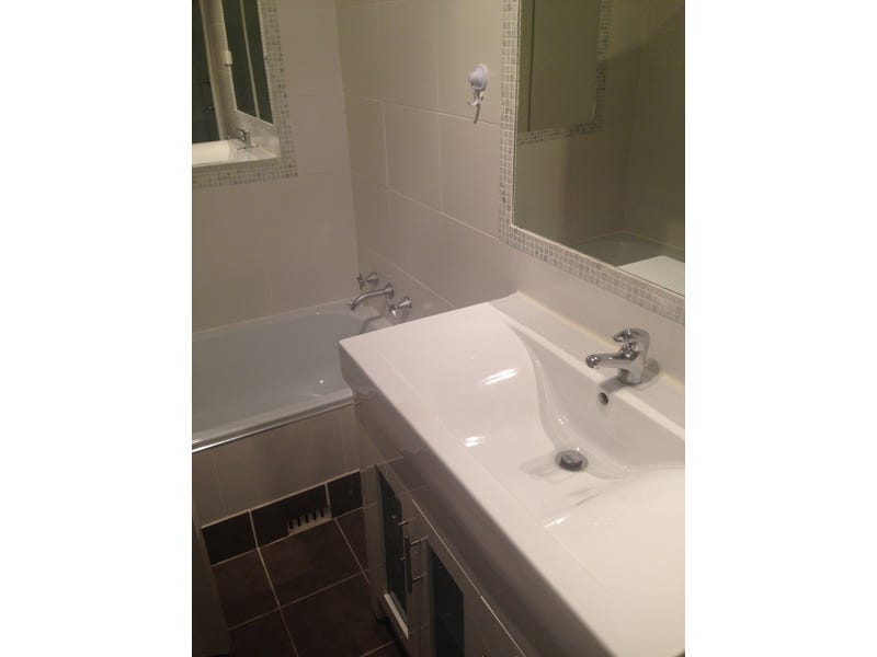 Spacious light filled Redfern unit 7