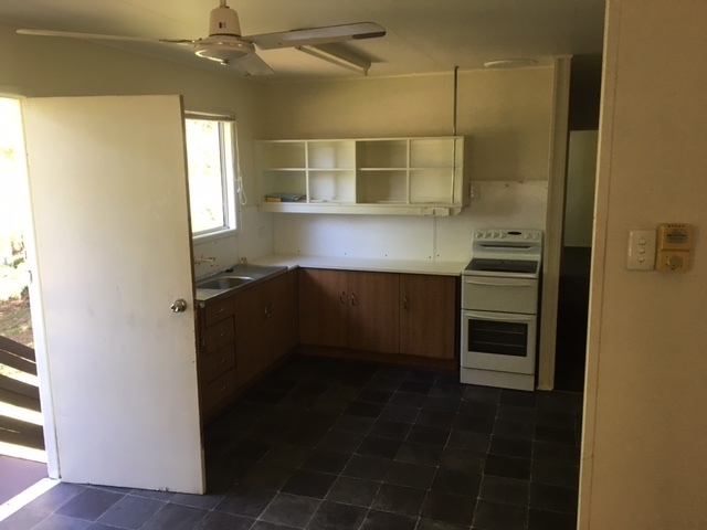 High Set Home With Golf 8