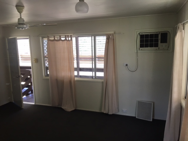 High Set Home With Golf 9