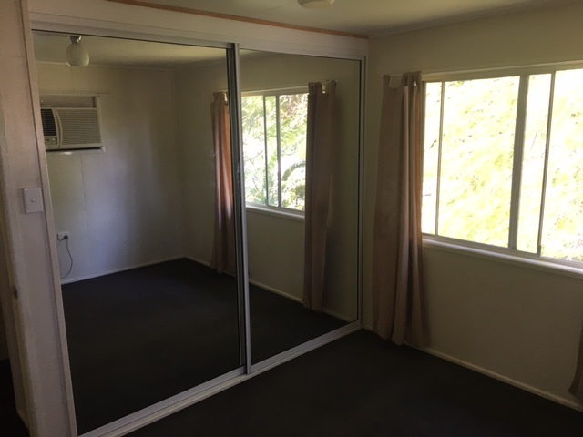 High Set Home With Golf 10