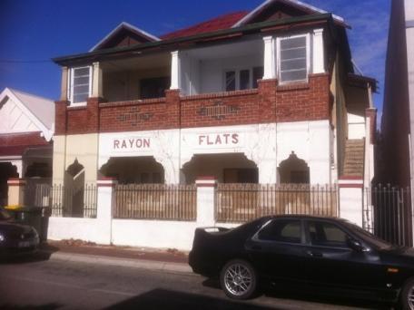 Huge 1brm Art Deco unit in Rayon Flats