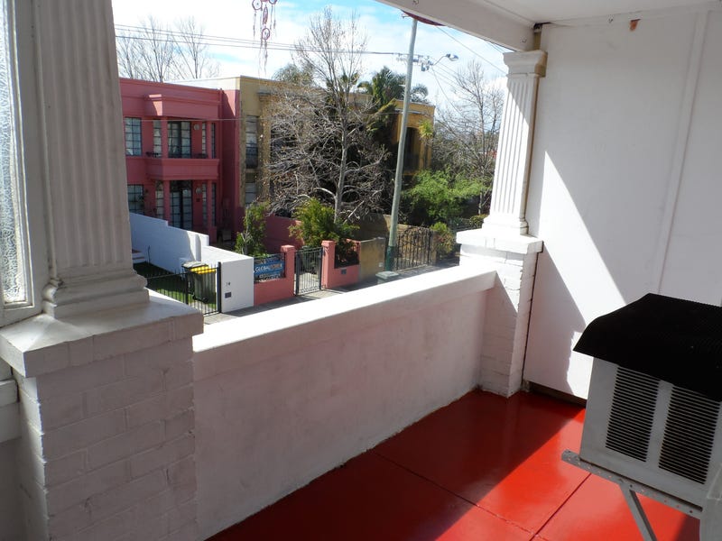 Huge 1brm Art Deco unit 5
