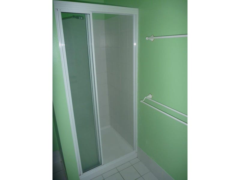 Quiet spacious unit in quality 16