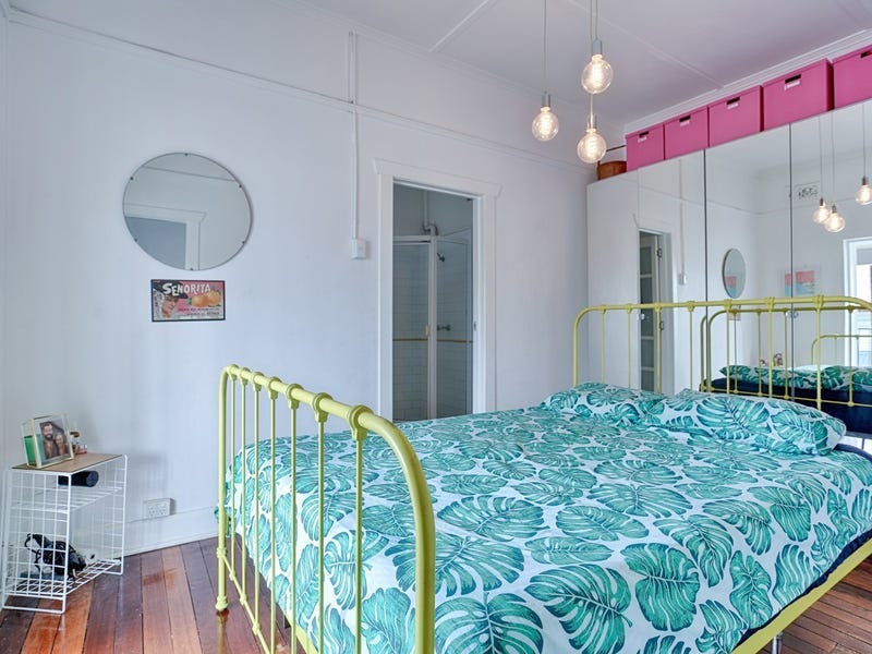 ART DECO APARTMENT IN COSMOPOLITAN 6