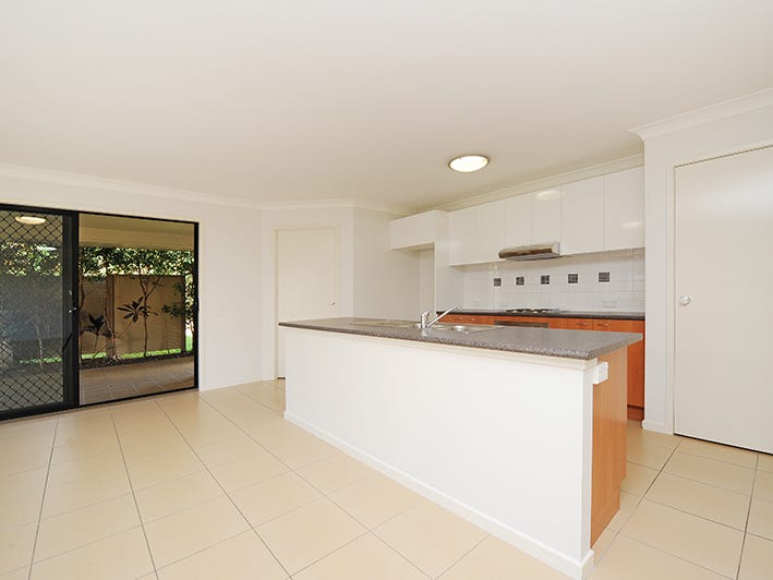Modern spacious home in dress 3