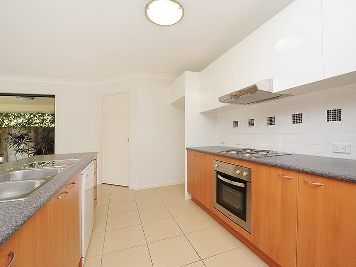 Modern spacious home in dress 4