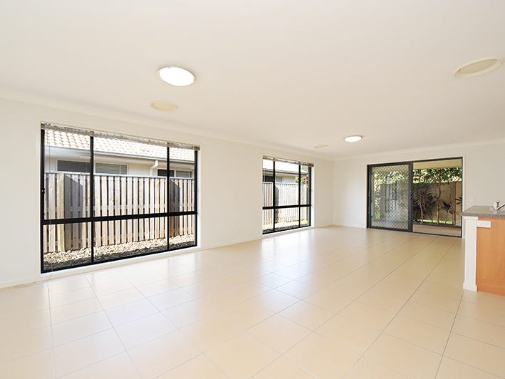Modern spacious home in dress 5