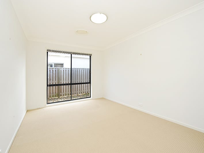 Modern spacious home in dress 11