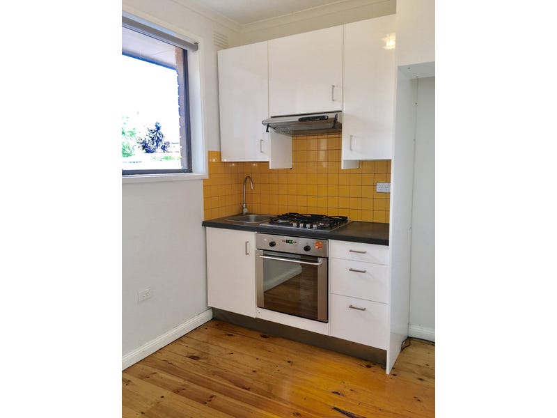 Clean, bright and convenient location 6