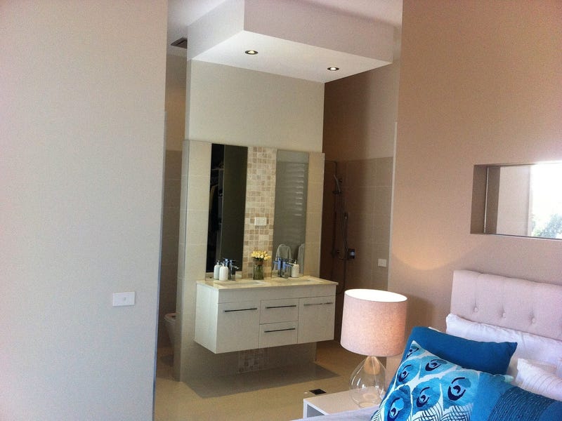Stunning Family Home in the 11