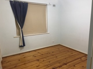 Three bedroom single story house 8