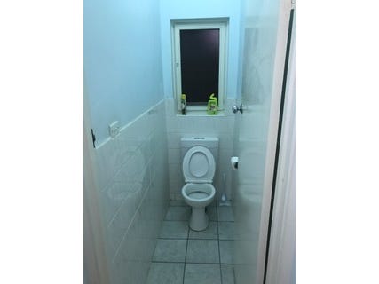 Three bedroom single story house 12