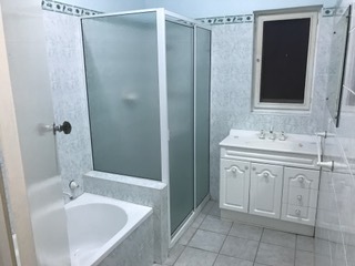 Three bedroom single story house 13
