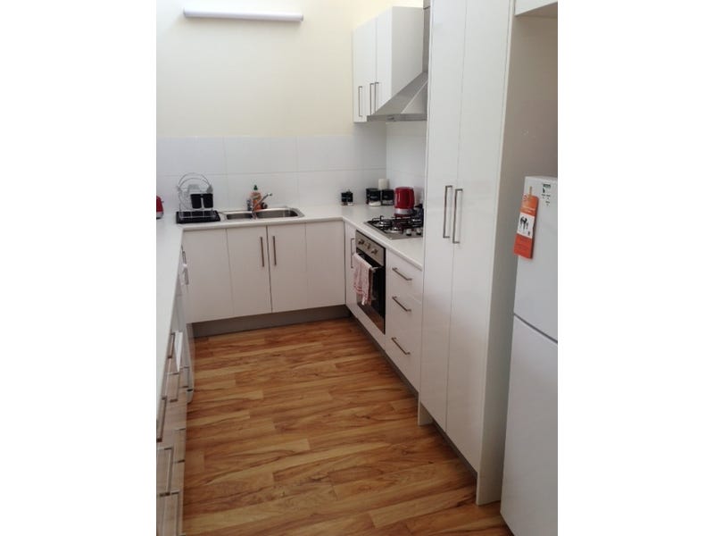 Fully Renovated 2Bedx1bathx2car Villa 5