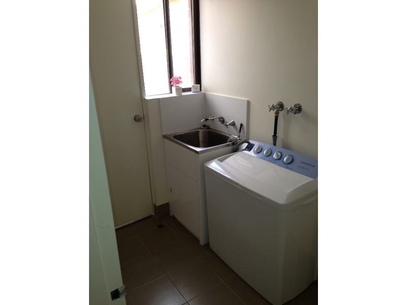 Fully Renovated 2Bedx1bathx2car Villa 7