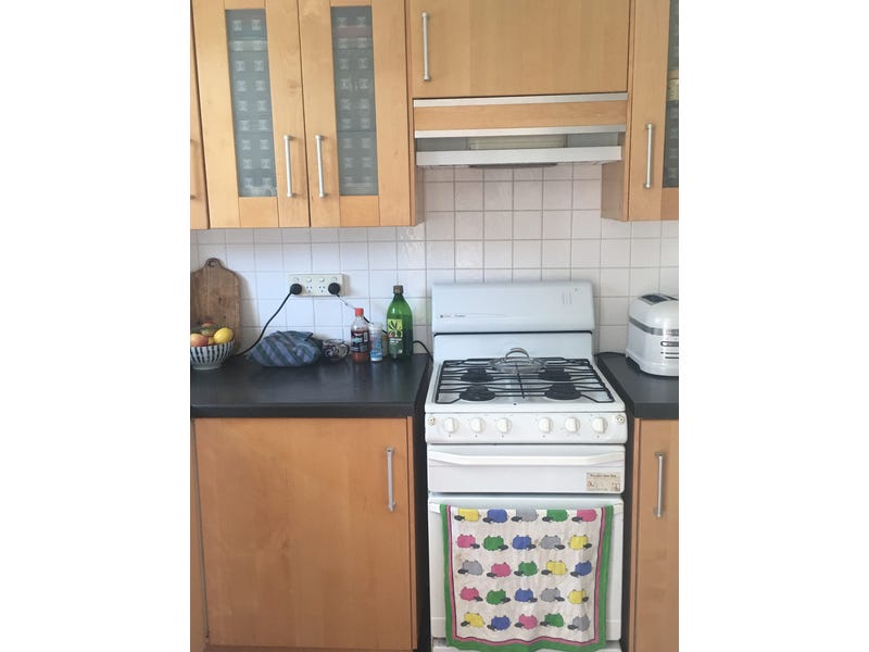 STUDIO APARTMENT OPPOSITE COTTESLOE BEACH 4