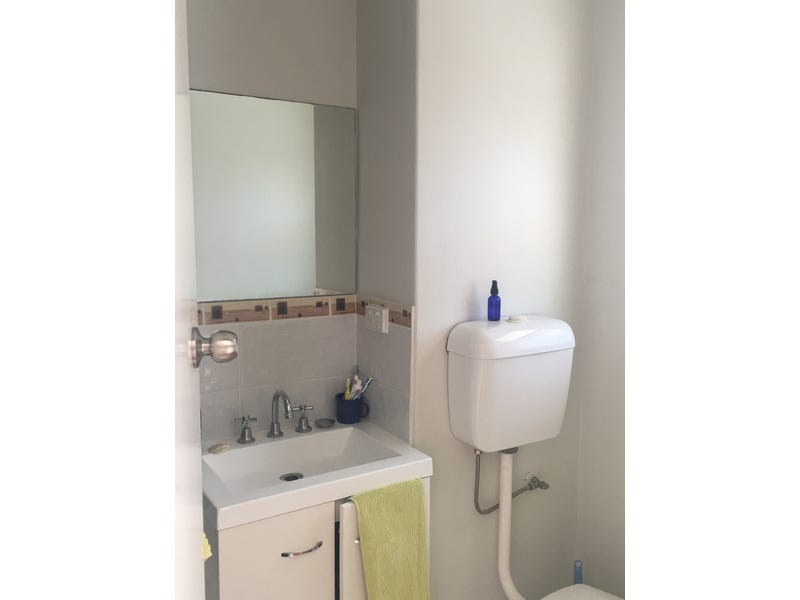 STUDIO APARTMENT OPPOSITE COTTESLOE BEACH 6