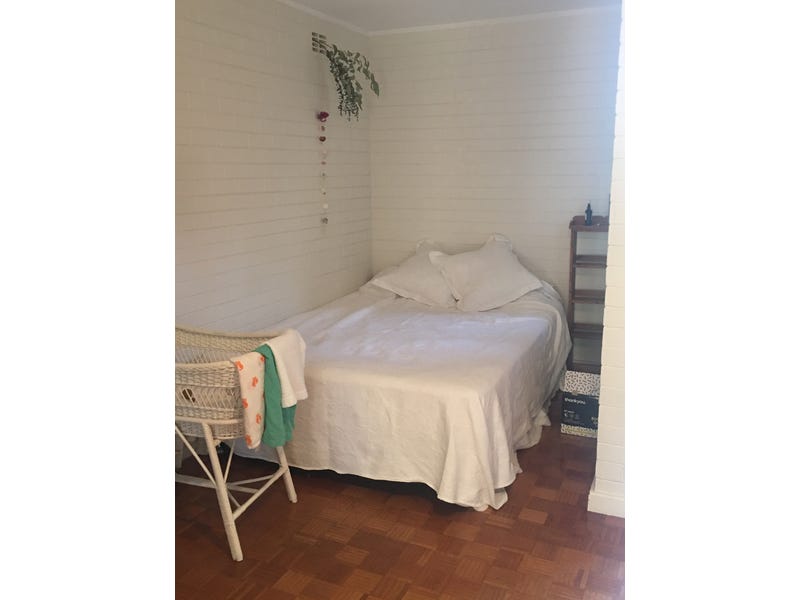 STUDIO APARTMENT OPPOSITE COTTESLOE BEACH 7