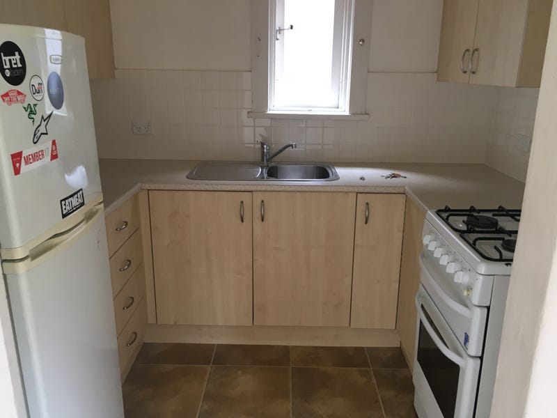Large Centrally Located Flat – 3