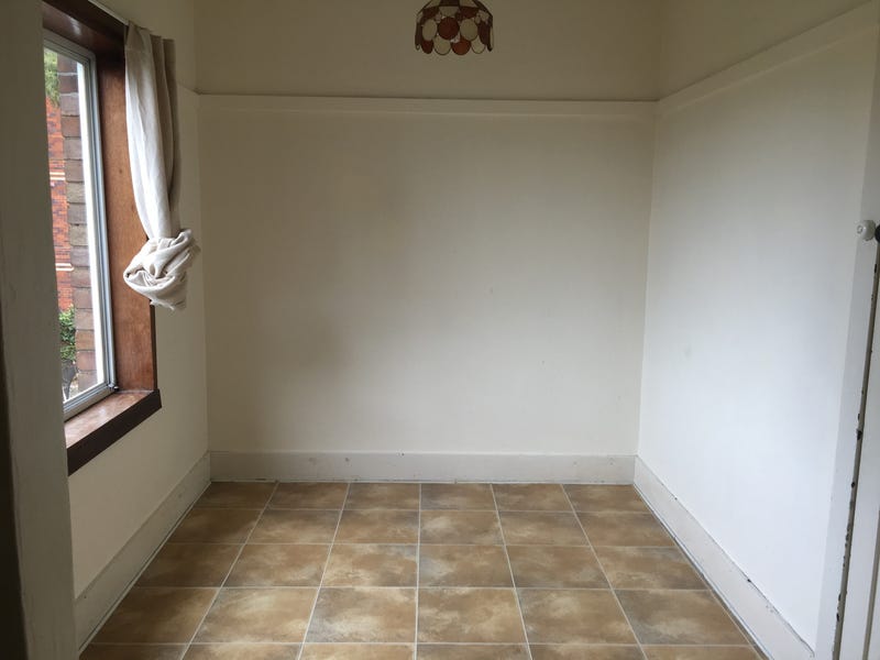 Large Centrally Located Flat – 4