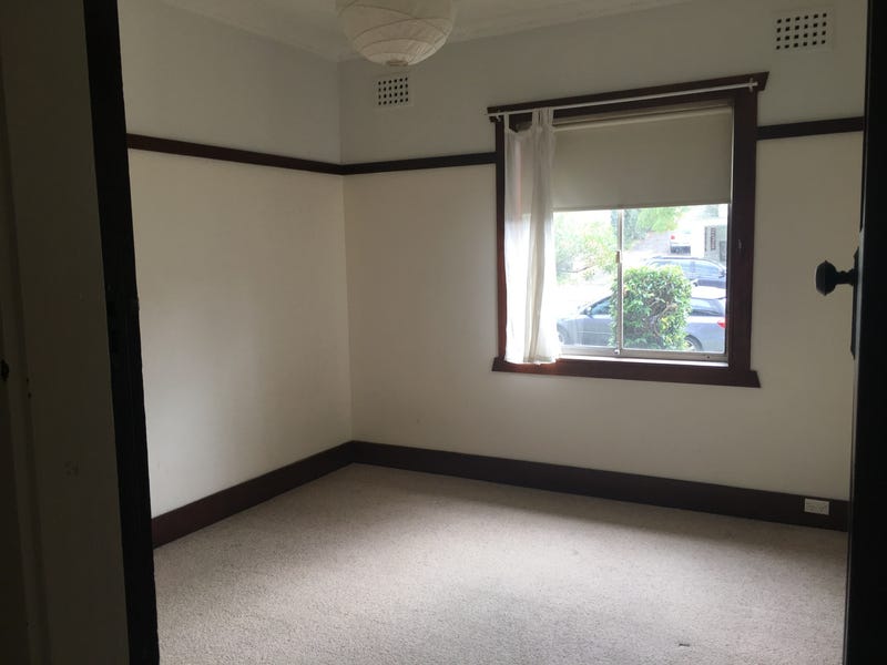 Large Centrally Located Flat – 9