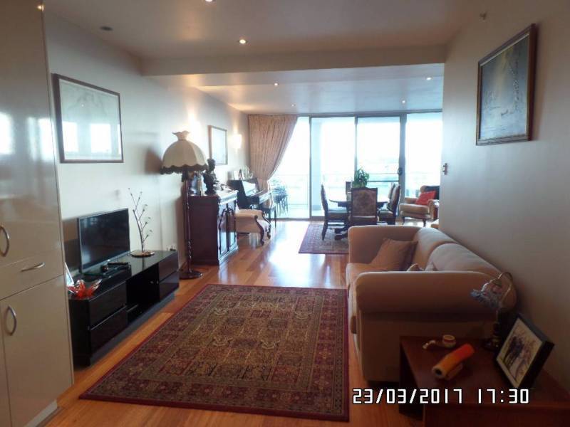 RIVER FRONTAGE ** HUGE EXECUTIVE 4