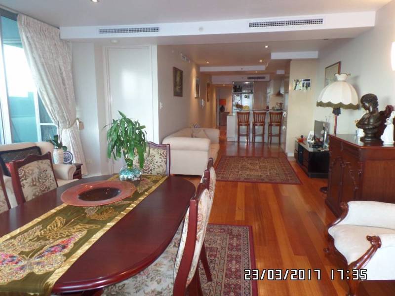 RIVER FRONTAGE ** HUGE EXECUTIVE 7