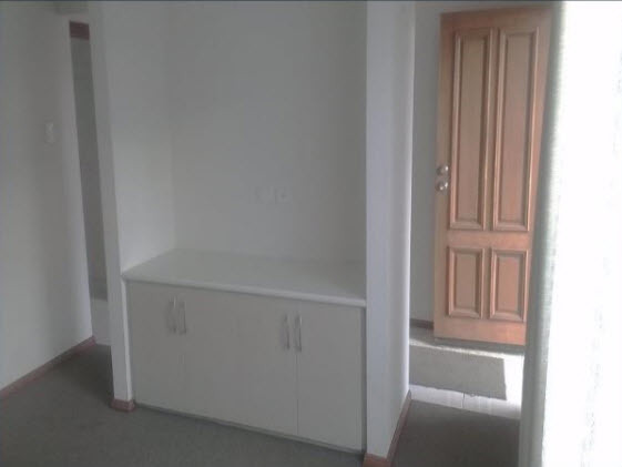 STYLISH, MODERN LIVING, CLOSE TO 6