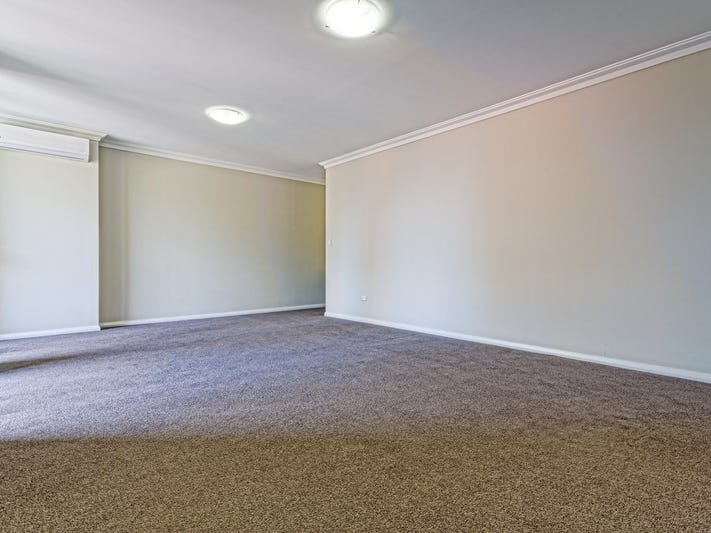 Nearly New Modern 1 bedroom 4