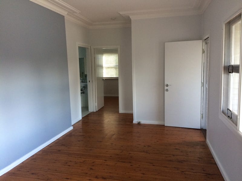 Neat home in convenient location 3