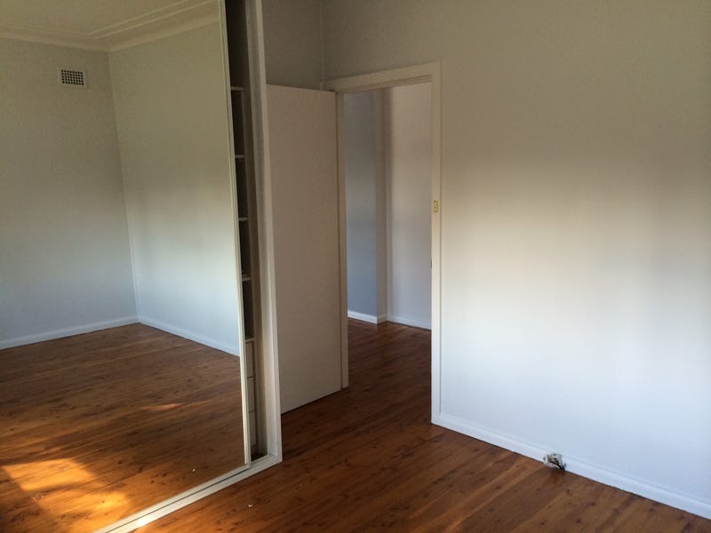 Neat home in convenient location 4