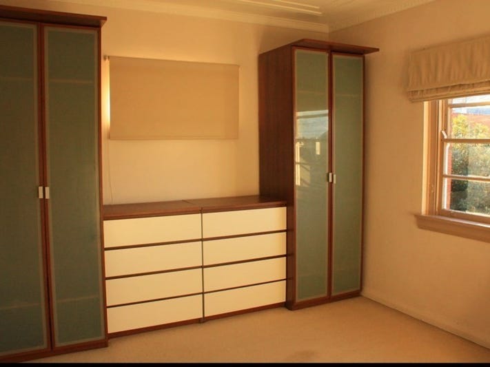 Spacious 1 bedroom unit close 7