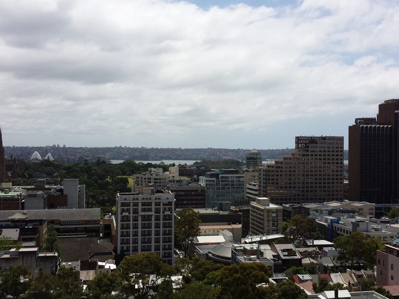 LUXURY FURNISHED APARTMENT MTRS FROM HYDE PARK AND CBD