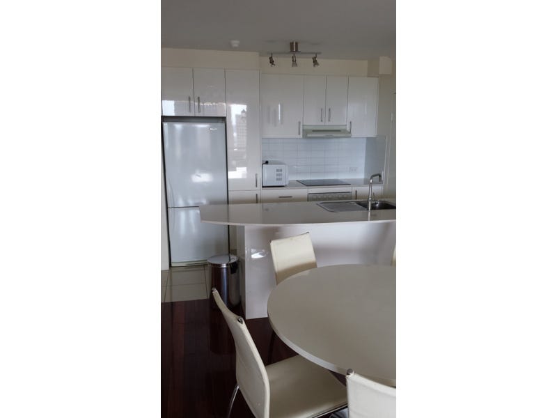 LUXURY FURNISHED APARTMENT MTRS FROM 2