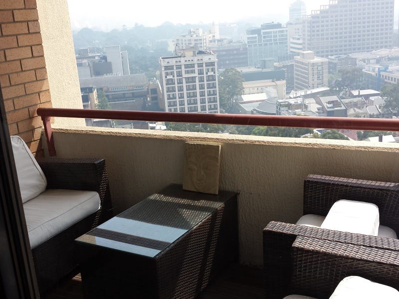 LUXURY FURNISHED APARTMENT MTRS FROM 5