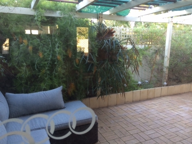 Beautifully Renovated 2 Bed Villa 4